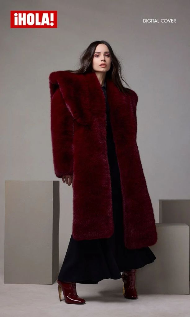 Set: Dan Horowitz | Makeup: Karan Mitchell |vHair: Calie Noble | Styling: Rob Zangardi and Mariel Haenn