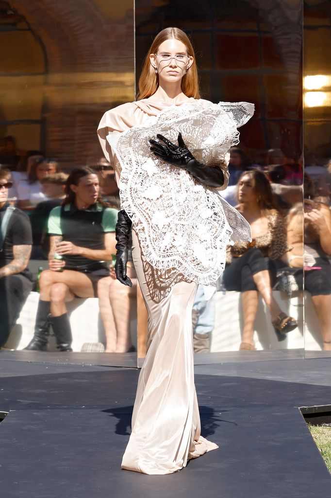 Desfiles de diseñadores emergentes en la Mercedes-Benz Fashion Week Madrid