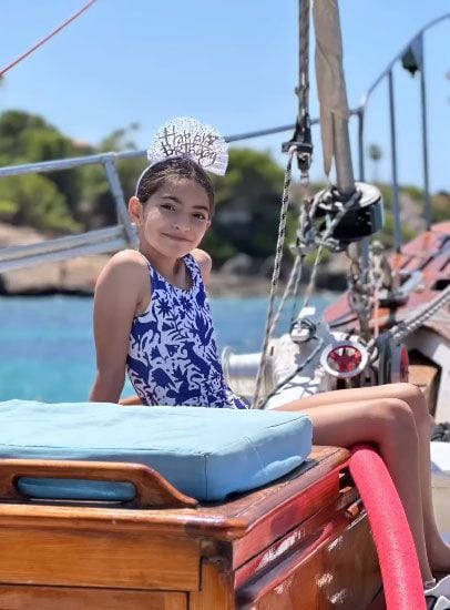 Aitana y sus papás disfrutaron de una aventura en altamar por los 11 años de Aitana.