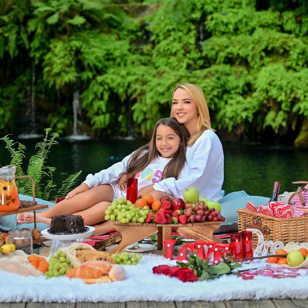 adamari l pez y su hija ala a