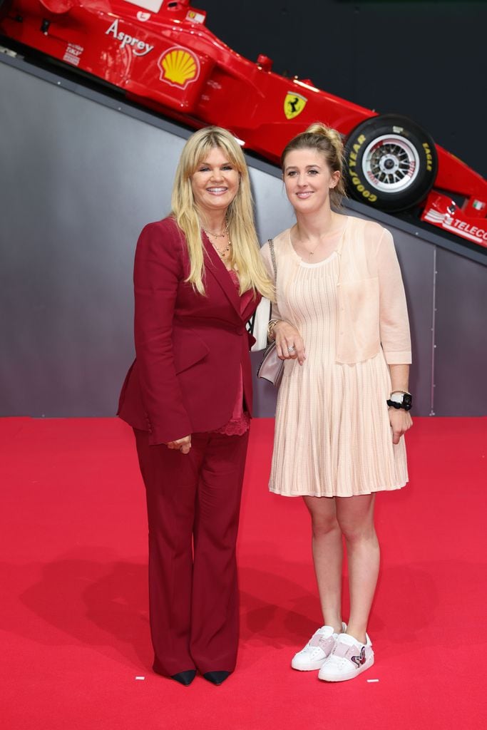 Gina Schumacher, con su madre Corinna