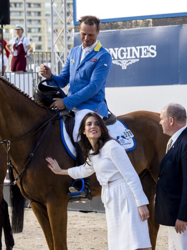 Carlota Casiraghi: significativa reaparición en Mónaco con el príncipe Alberto