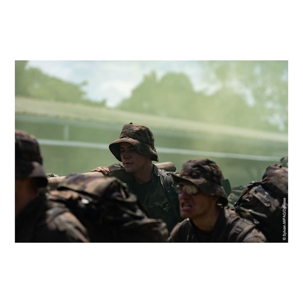 Gabriel de Bélgica de maniobras militares