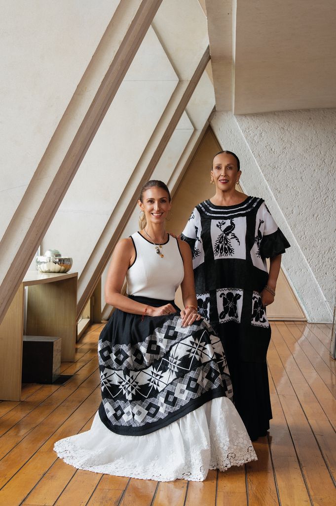 Viviana Álvarez junto a su madre, Viviana Basanta