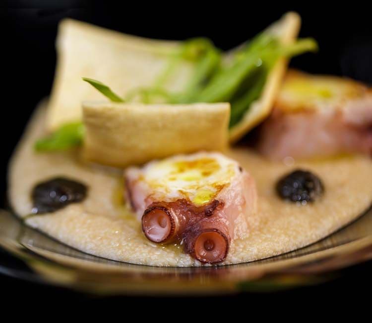 Ruedas de pulpo con polenta