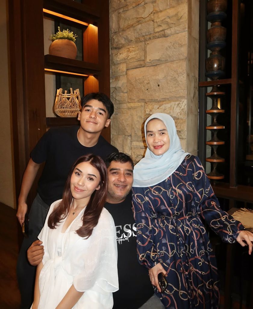 Lula junto a sus padres y su hermano