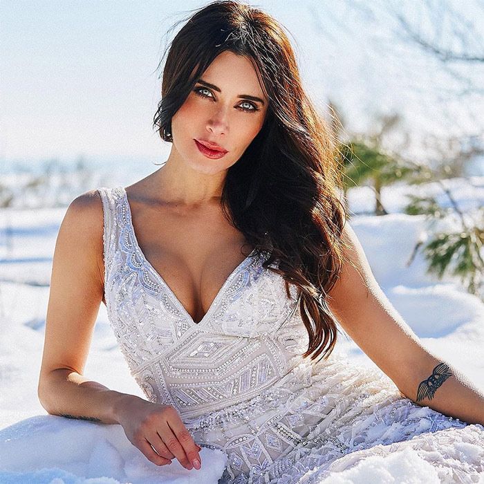 Pilar Rubio posa en la nieve con su vestido de novia
