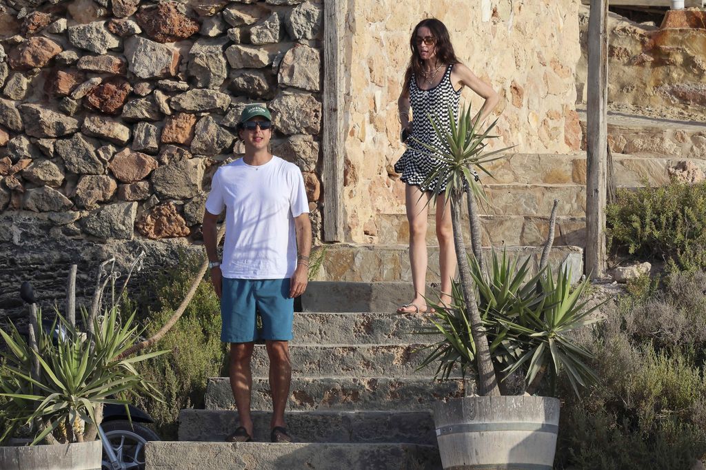 Ana de Armas y Beto Montenegro lucieron cómodos y relajados atuendos playeros..