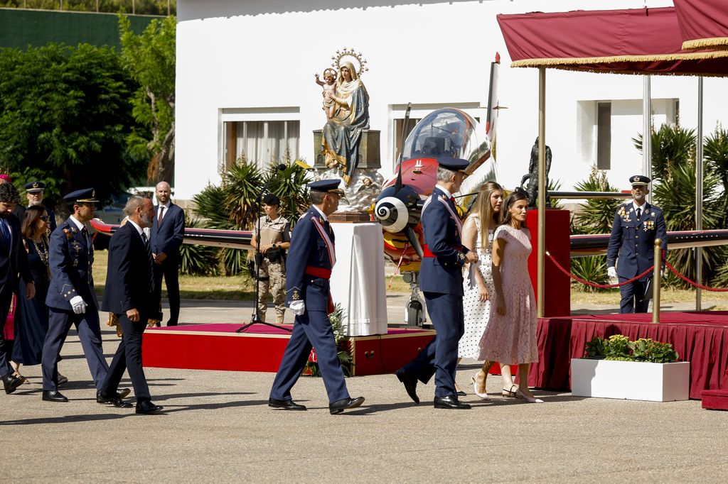 Llegada de la Familia Real a la Academia General del Aire
