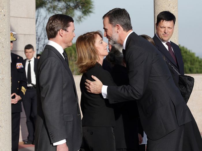 Don Felipe y doña Letizia despiden a Alicia Borbón-Parma, tía del rey Juan Carlos