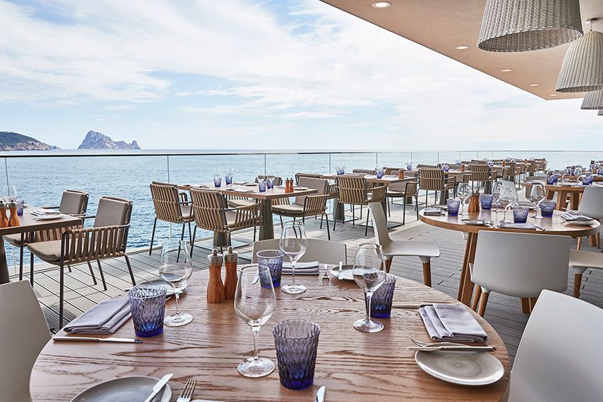 7PRI_Dining_TheView