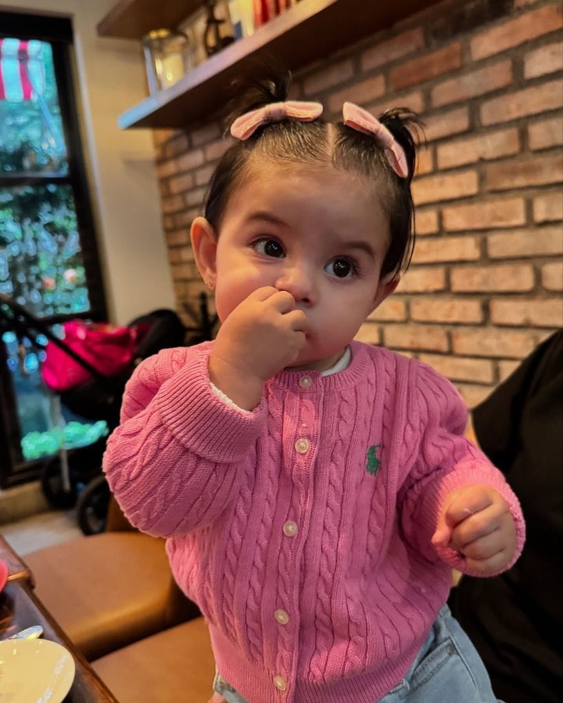 Tessa ha cautivado a muchos con su ternura.