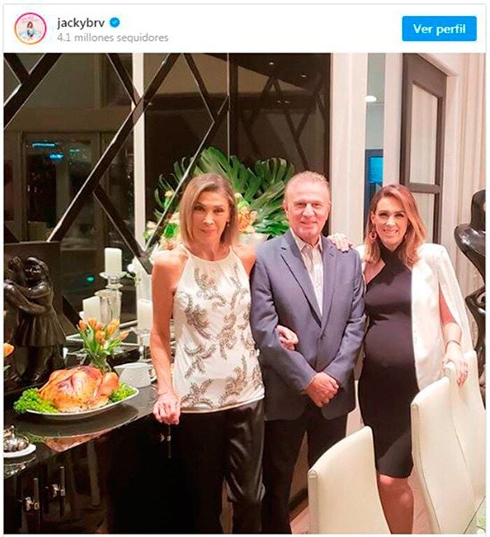 Jacky y sus papás