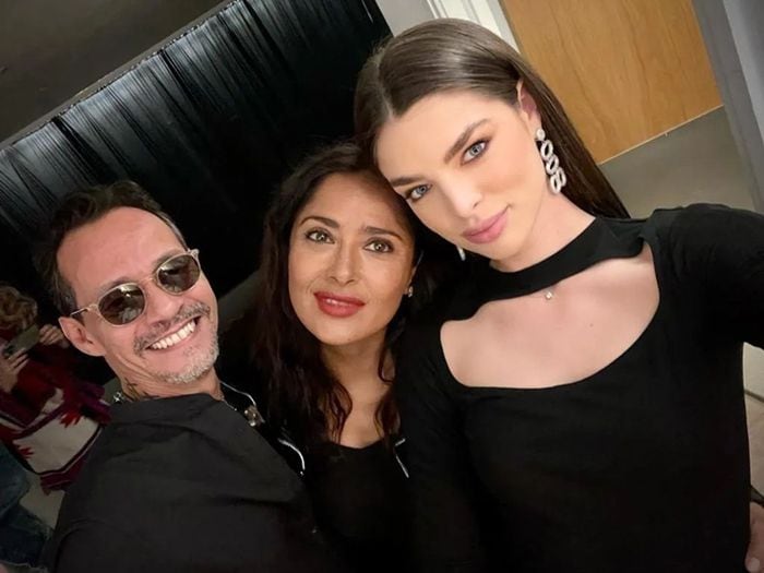 Marc Anthony y sy prometida con Salma Hayek