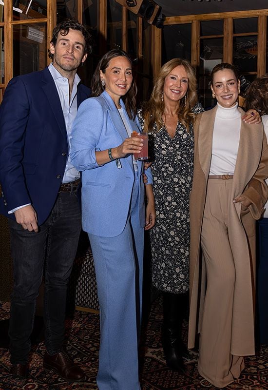 Ínigo y Tamara con Carolina y Alejandra