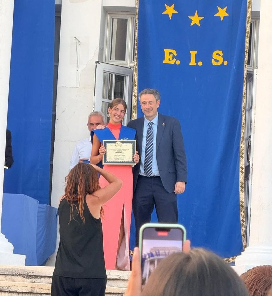 La graduación de Triana, la hija de El Cordobés y Virginia Troconis