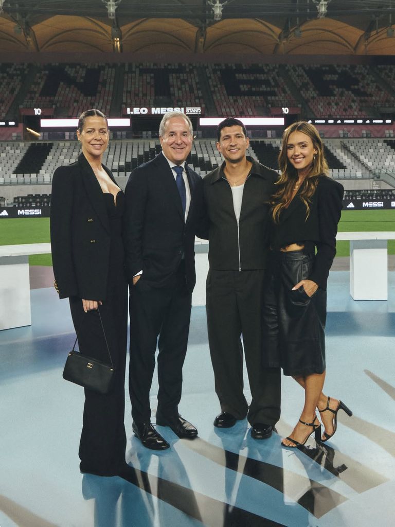 Jessica Alba y Danny Ramirez con Jorge y Aleyda Mas.