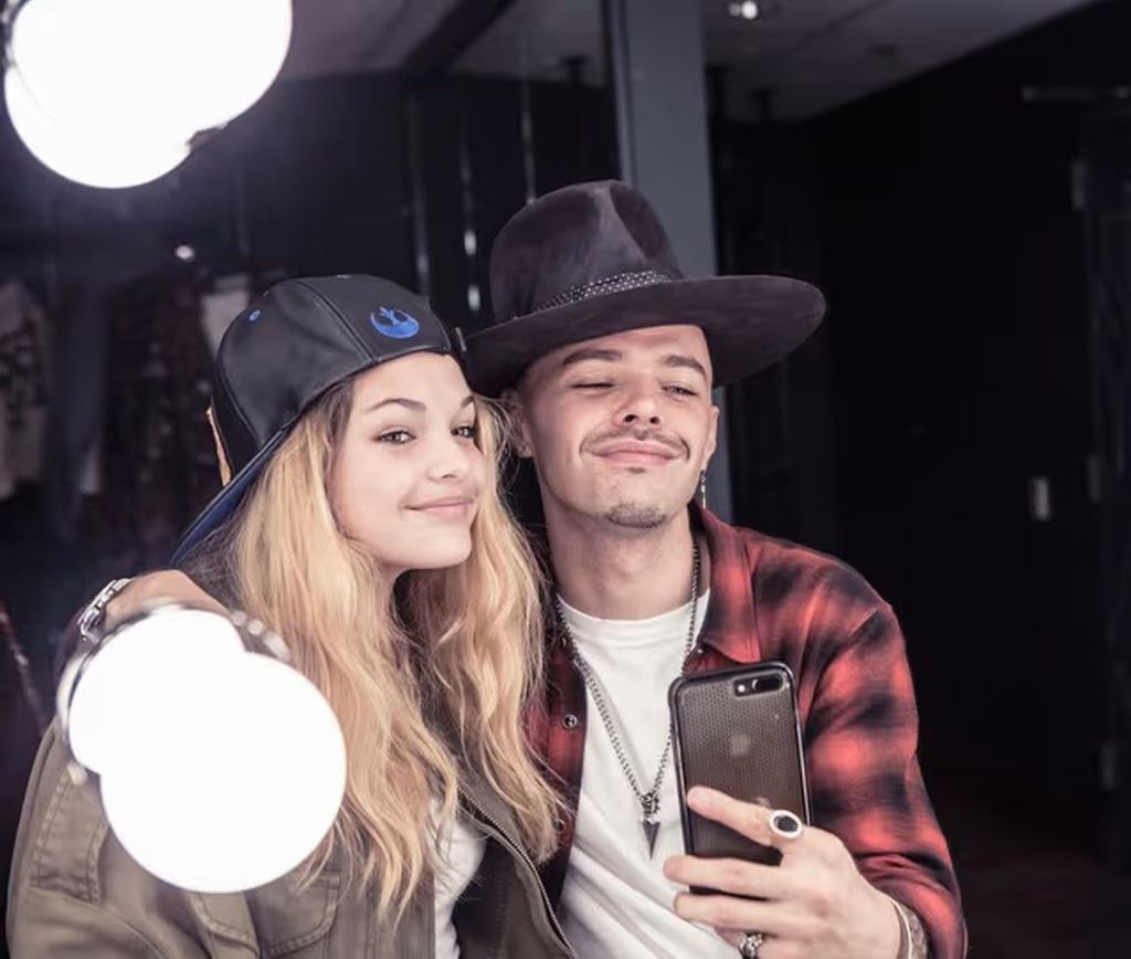 Mientras se escriben las nuevas páginas en la historia del dúo, la hija del músico se muestra de lo más orgullosa