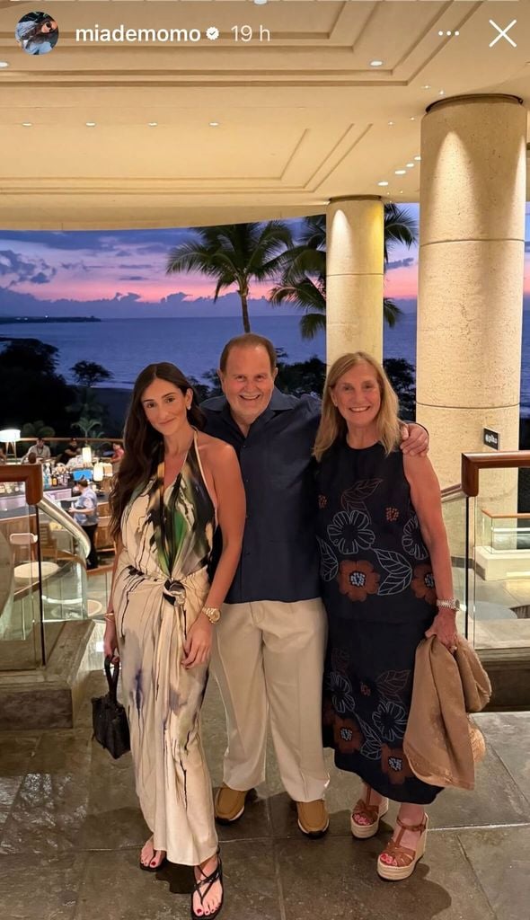 Raúl de Molina con su familia en sus vacaciones prenavideñas.