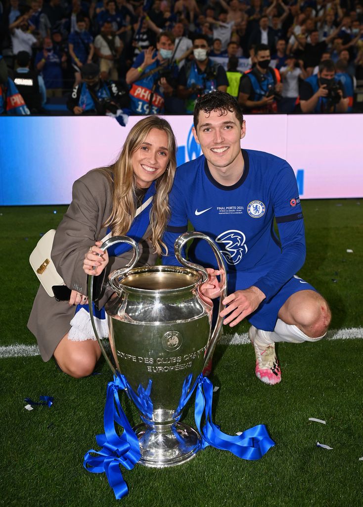 Andreas Christensen y Katrine Friis