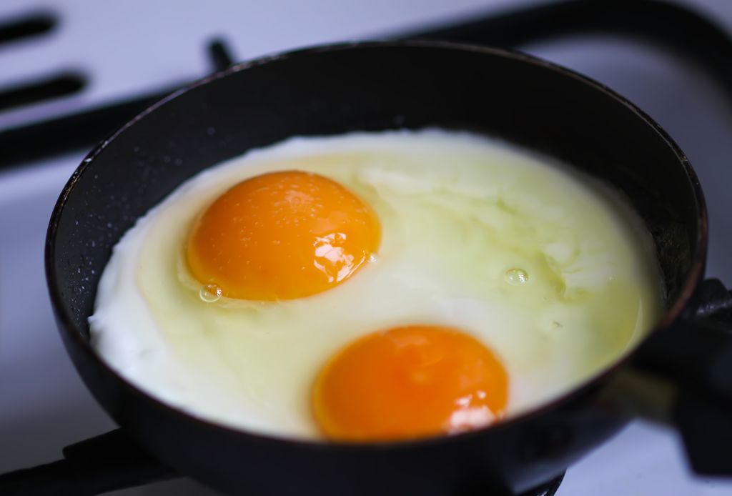 Los huevos, de granjas locales, no faltan en la dieta diaria de Erling Haaland .