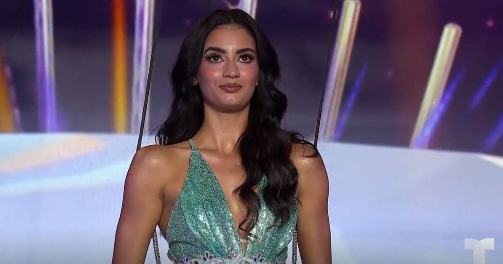 Segundos antes de que Laura Pérez saltara al vacío sujetada por un arnés, para cumplir con el reto final.