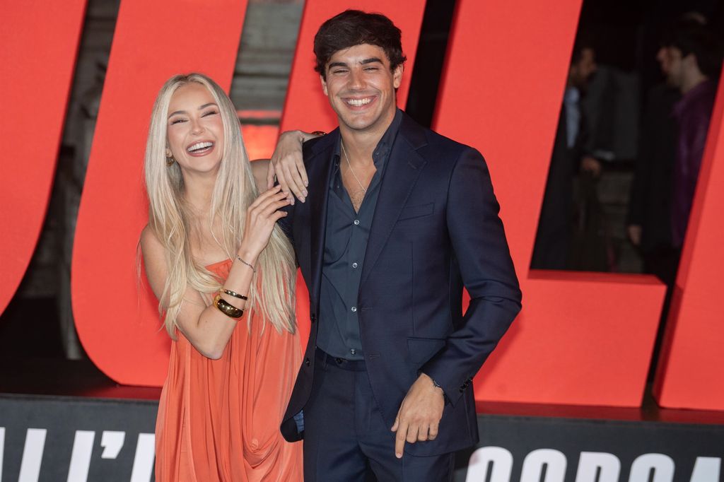 Oscar Casas y Ana Mena, en la premiere de Ídolos en Roma