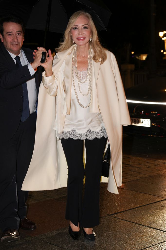 Carmen Lomana en el Teatro Real para asistir al estreno de la ópera 'Carmen'