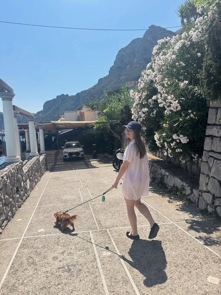 Alexandra de Hannover en sus vacaciones de verano en Capri, Italia, 2026.