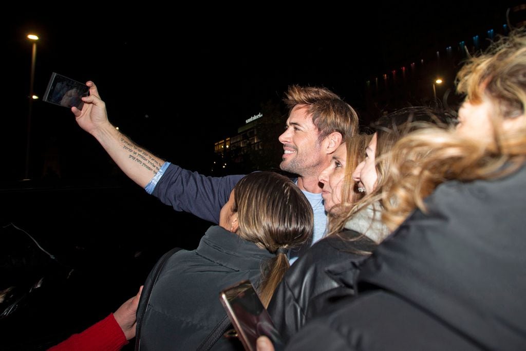 William Levy en un encuentro con sus fans durante una aparición pública en Madrid en mayo de 2022.