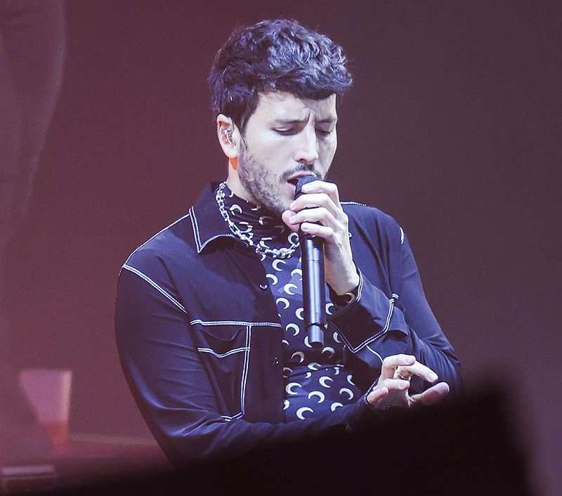 Sebastian Yatra actuando en Starlite
