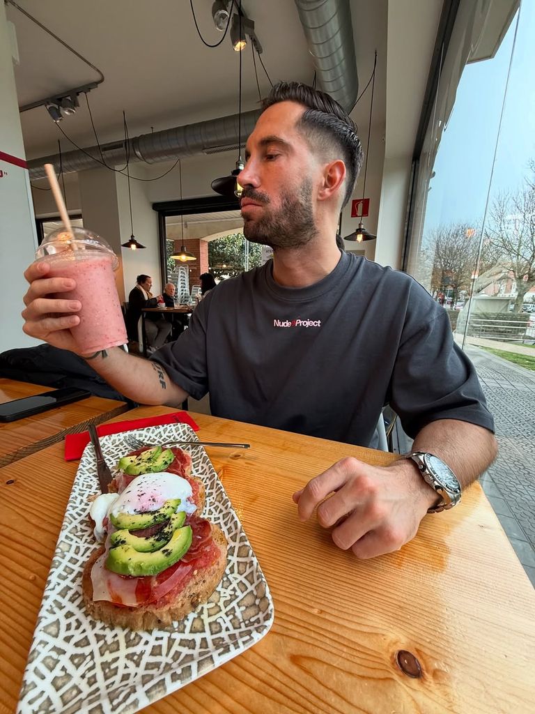 Egoitz es un apasionado de los viajes, el deporte y la gastronomía
