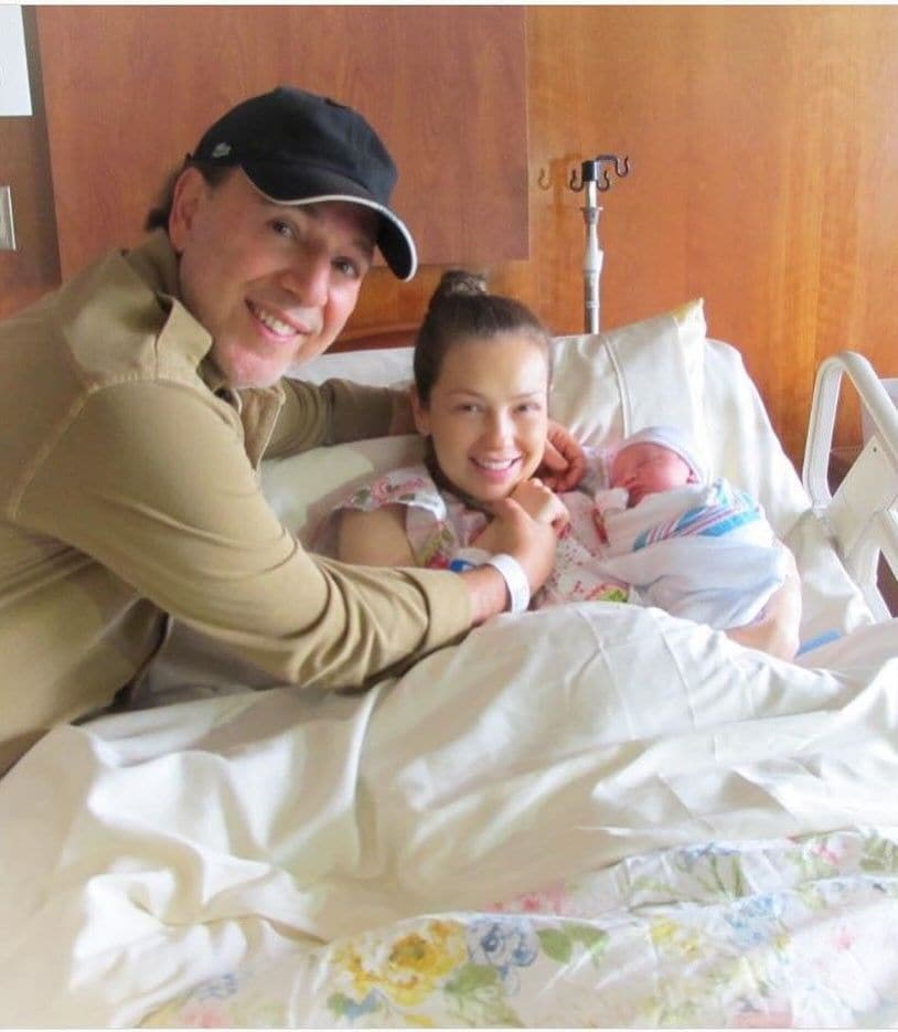 Thalía compartió la primera imagen de su hijo.