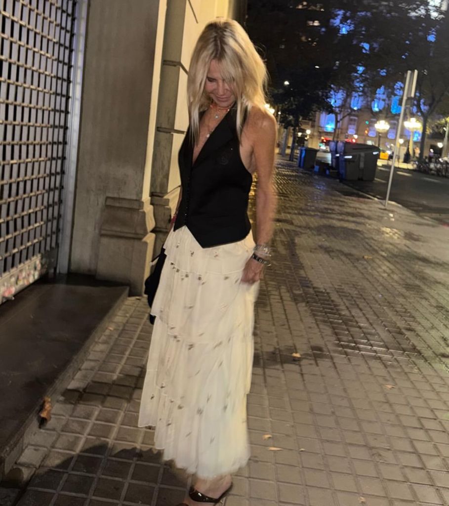 Eugenia Martínez de Irujo con su falda de volantes y chaleco