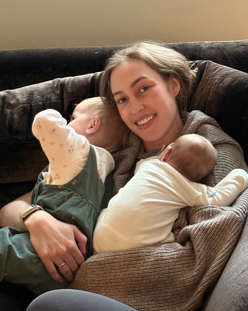 Tatiana Mountbatten con sus dos hijos