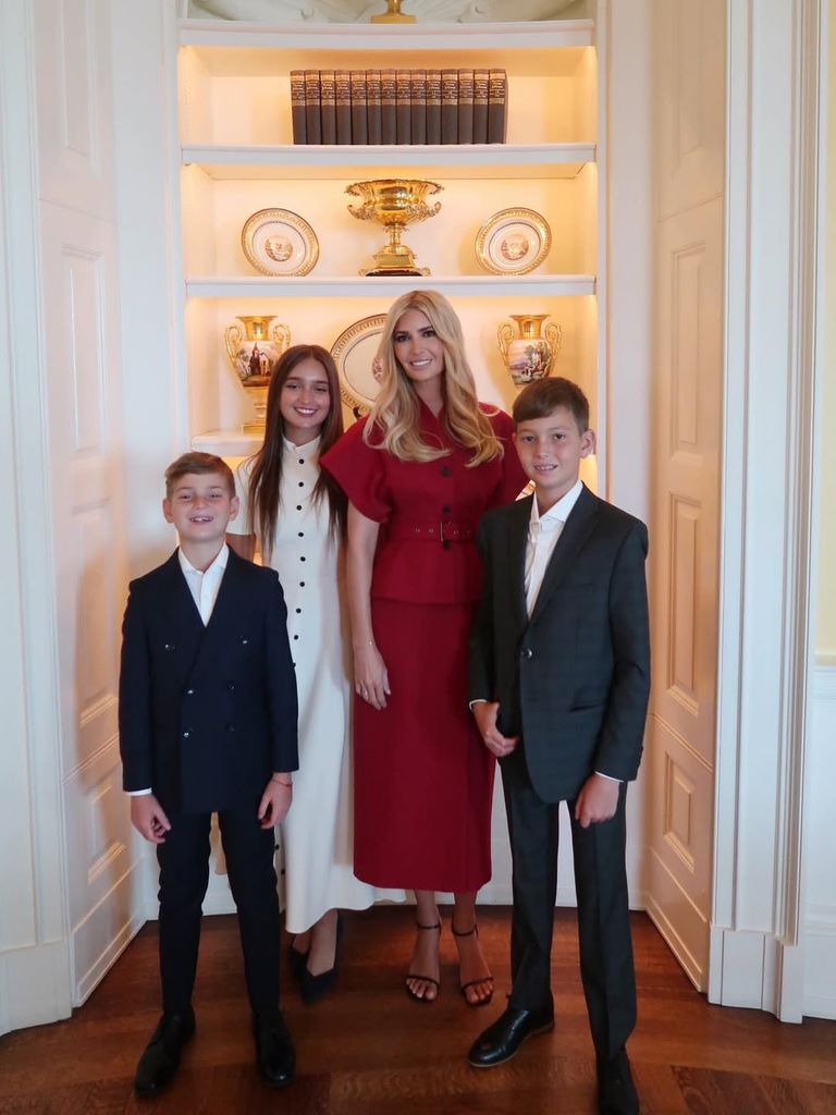 Ivanka Trump junto a sus hijos