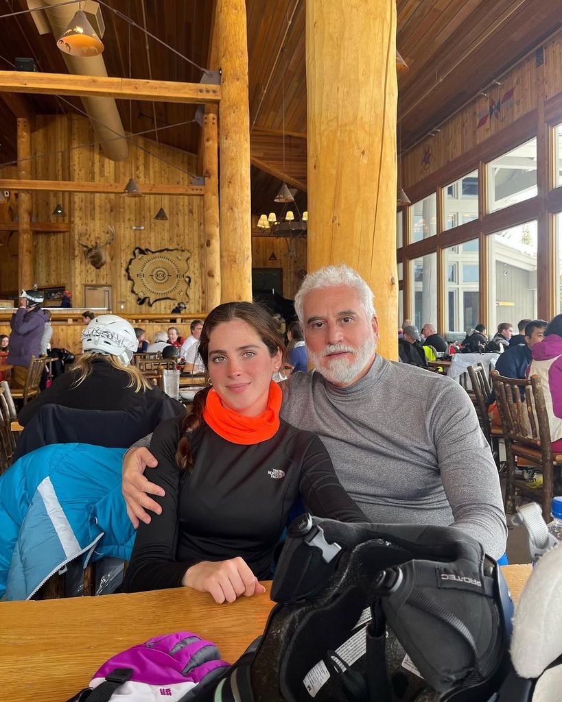 Fátima Bosch con su papá en una foto de unas vacaciones.