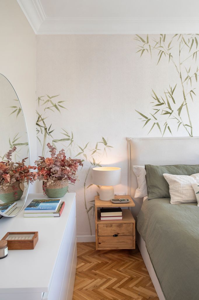 En 'feng shui', los cinco elementos —agua, madera, fuego, tierra y metal— son la base para armonizar los espacios. Cada uno de ellos se asocia a unos colores específicos, pero no todos los dormitorios necesitan que predomine el mismo elemento para favorecer el descanso.