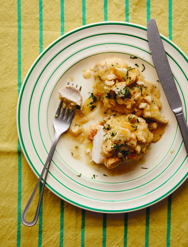 Pollo a la crema cocinado en microondas, una de las recetas incluidas en el libro