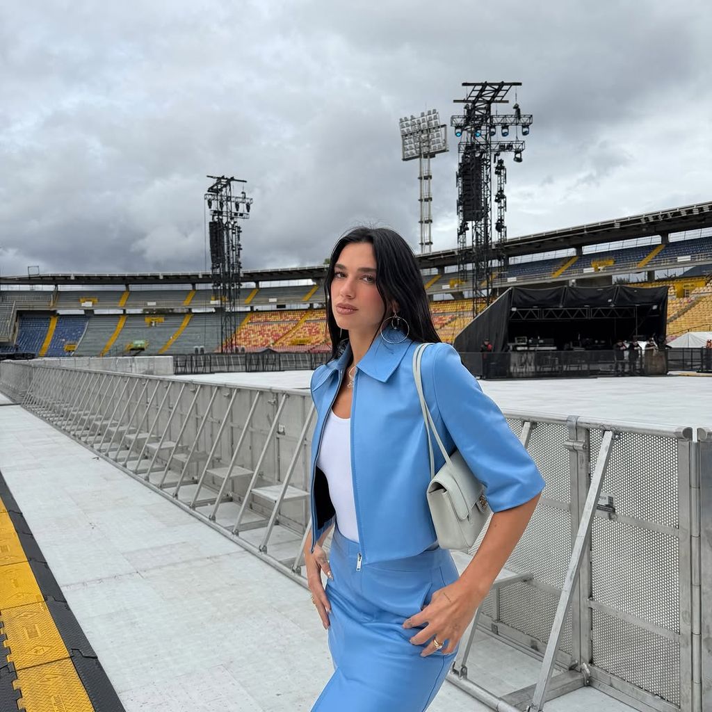 Dua Lipa en el emblemático Estadio El Campín, donde se presentó el viernes por la noche.