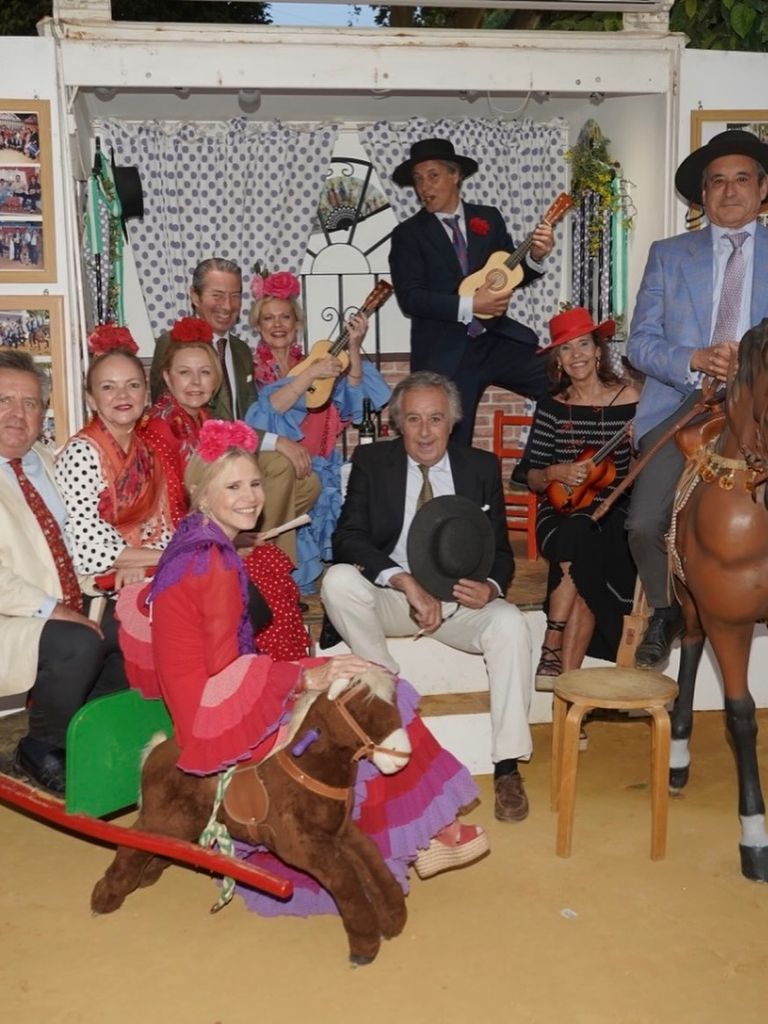 De fiesta en fiesta: así se las han gastado la duquesa de Montoro y el productor musical durante los últimos días en Sevilla