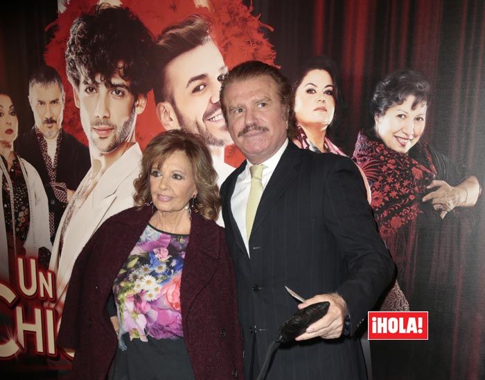 María Teresa Campos y Edmundo Arrocet en el teatro