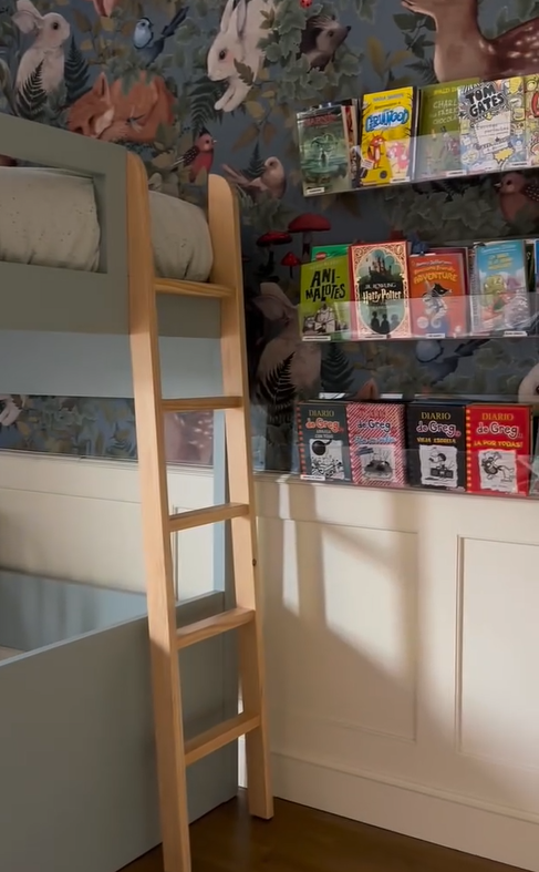 El rincón de lectura en la habitación de los hijos de Lidia Bedman y Santiago Abascal