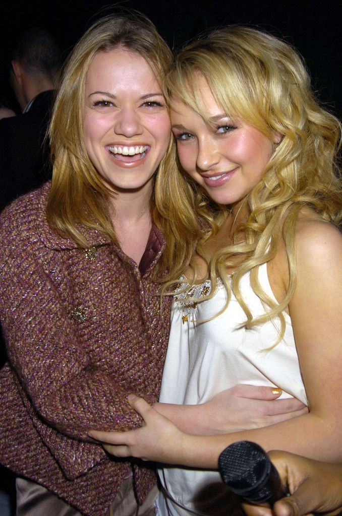 Bethany Joy Lenz and Hayden Panettiere en una foto de 2005.