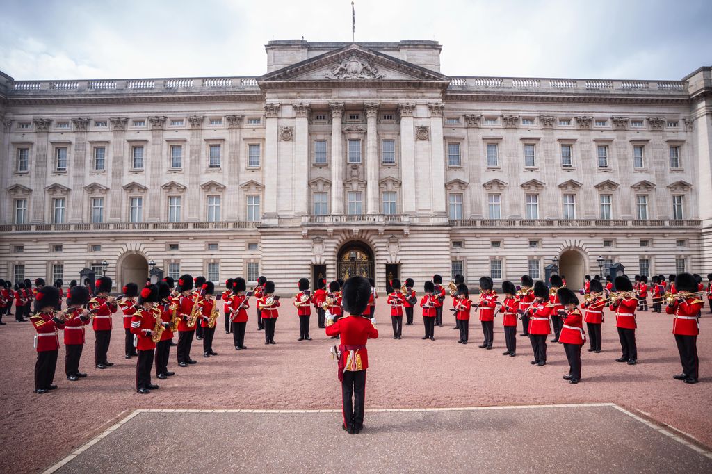 El homenaje a Dolly Parton en el Palacio de Buckingham
