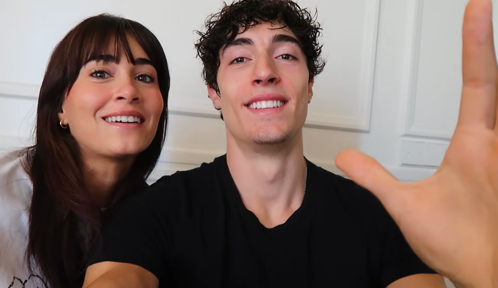 Imagen del vídeo que han publicado Aitana y Plex