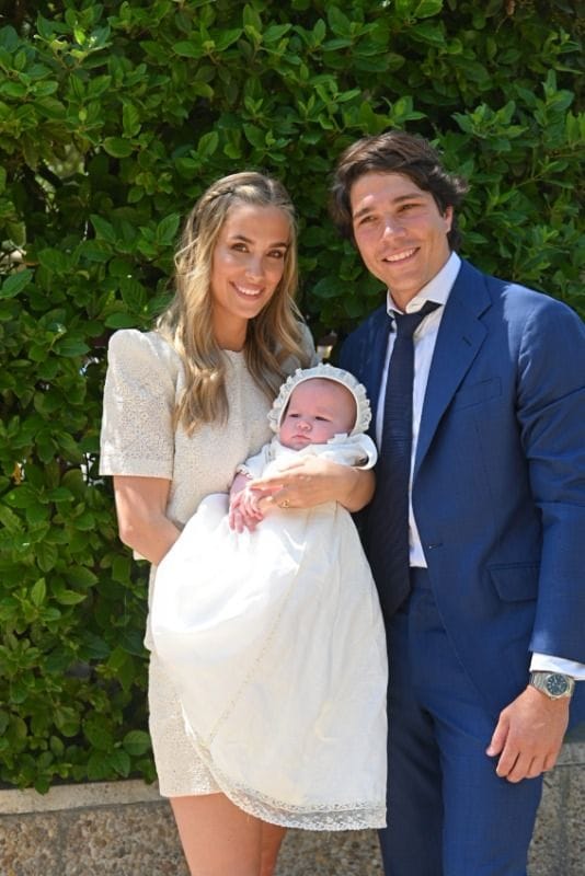 María Pombo y Pablo Castellano bautizan a su hijo Martín