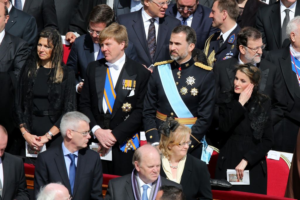Don Felipe y doña Letizia, junto a Máxima y Guillermo de Países Bajos, acudieron a la proclamación del papa Francisco el 19 de marzo de 2013.