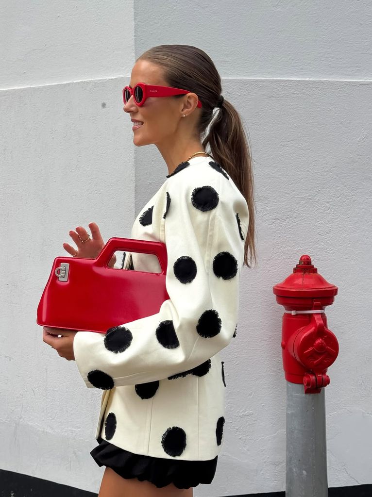 Estas son las 4 combinaciones de colores que más estilizan con el estampado de lunares