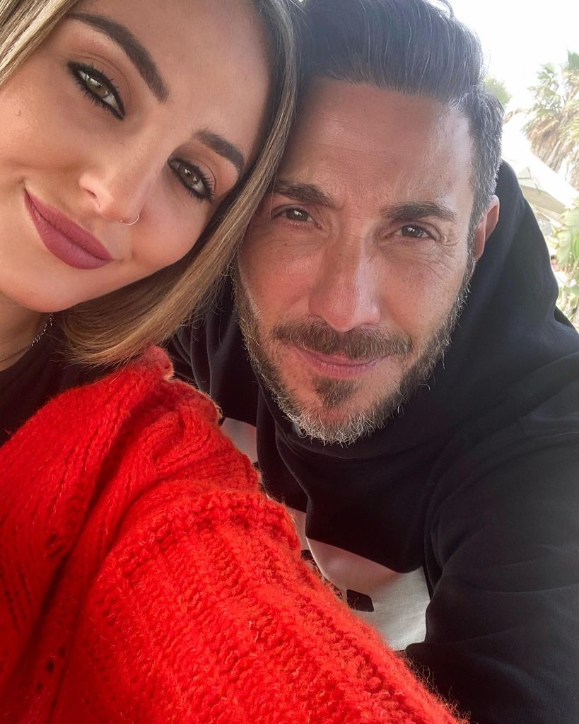 Rocío Flores junto a su padre